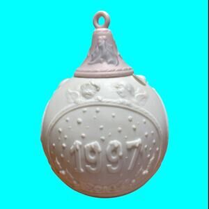 Lladro Year 1997 Ball Ornament Baby’s First Christmas Porcelain #16539
